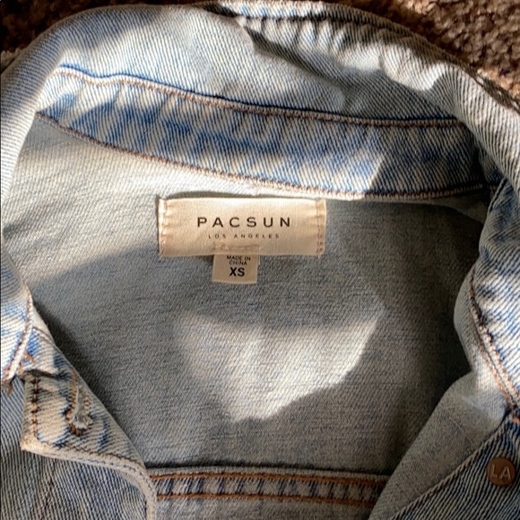 Jean jacket - Picture 2 of 3